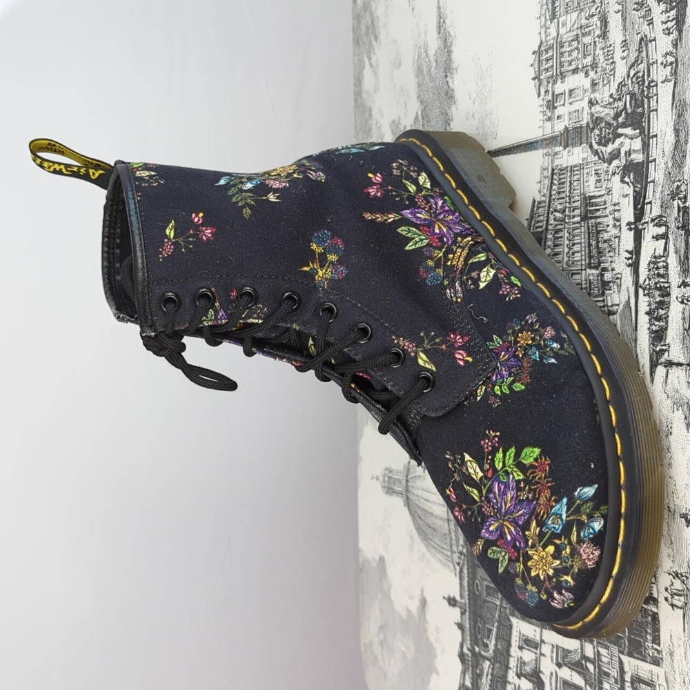 RARE Dr. Martens Castel 8-Eye Boots Black Belladonna Floral Canvas l Size 9 - Picture 7 of 11
